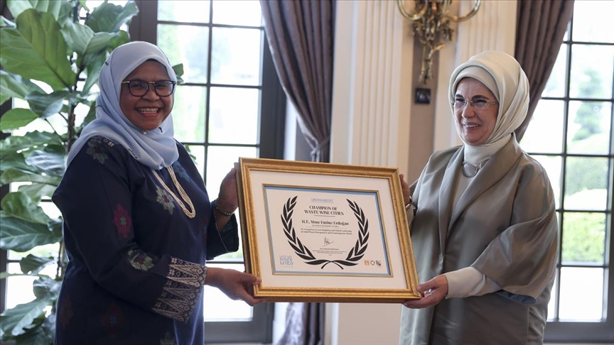 BM'den Emine Erdoğan'a 'Atık Alanında Akıllı Şehirler Küresel Şampiyonu' ödülü