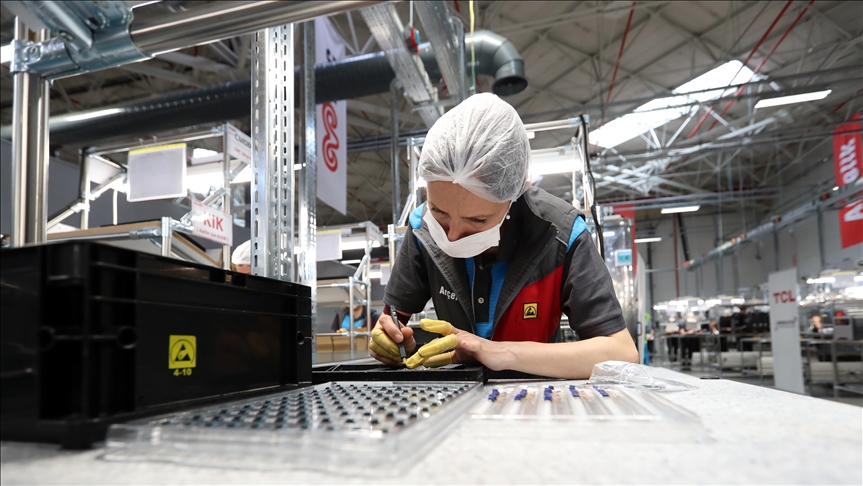 China's TCL introduces 1st smartphone produced in Turkey