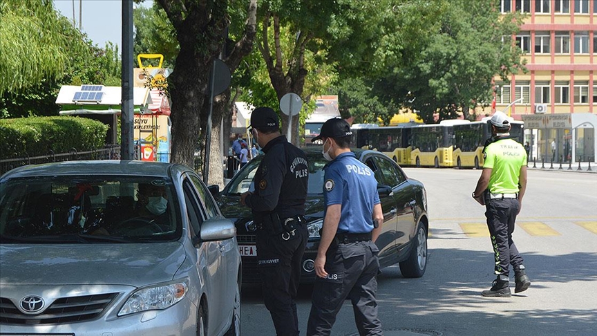 6 Haziran'daki seçimlerde görev alacaklarla seçmenler kısıtlamadan muaf tutulacak