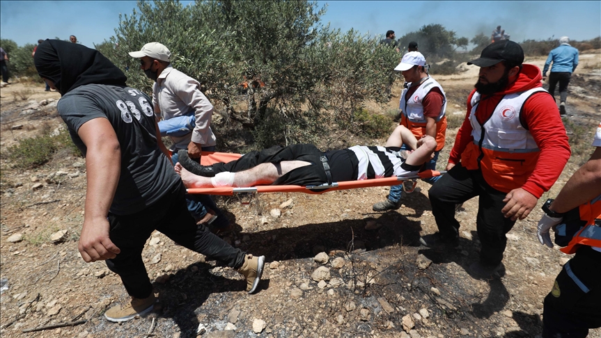 إصابة 22 فلسطينيا خلال مواجهات مع الجيش الإسرائيلي بالضفة 