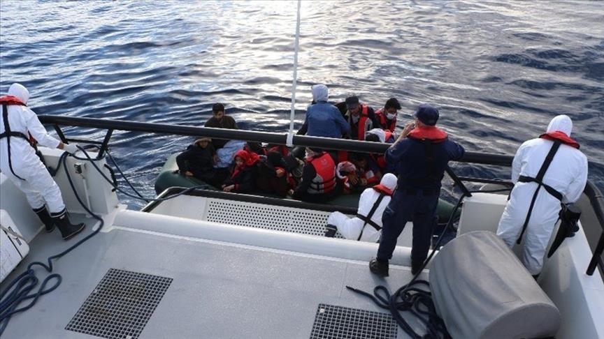گارد ساحلی ترکیه 17 پناهجوی رانده شده توسط یونان را نجات داد