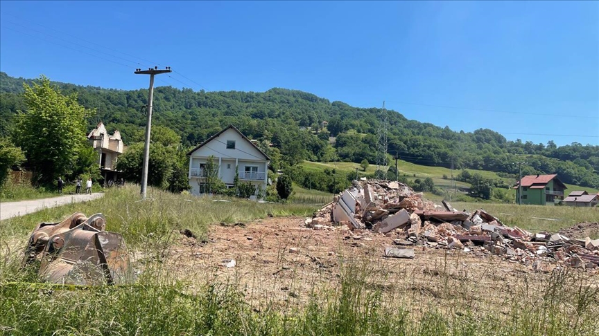 Konjević-Polje: Srušena nelegalno izgrađena crkva u dvorištu nane Fate Orlović