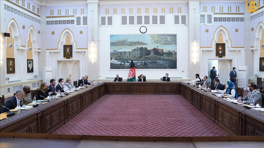خلیل‌زاد با غنی و عبدالله پیرامون فصل جدید همکاری‌ها میان افغانستان و آمریکا دیدار کرد