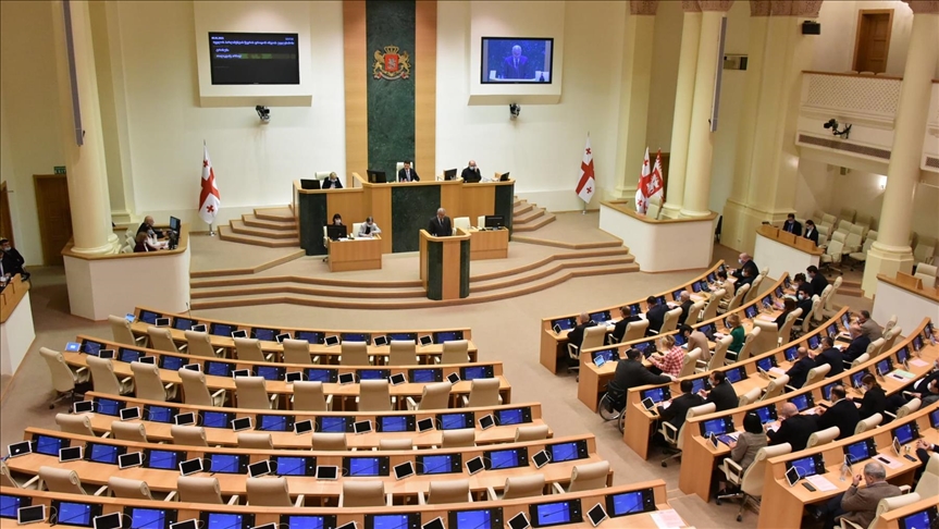 В парламенте Грузии сформированы две новые оппозиционные фракции