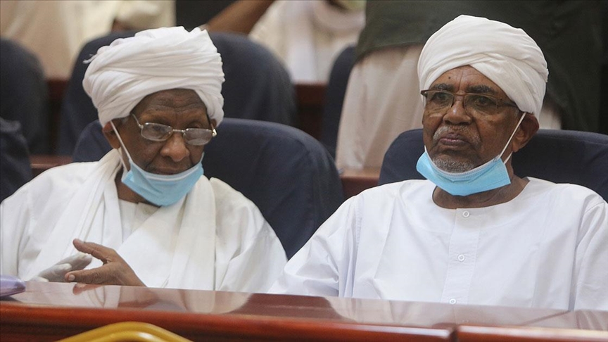 Eski Sudan Cumhurbaşkanı Beşir'in yargılandığı '1989 darbesi' davasının duruşması 15 Haziran'a ertelendi