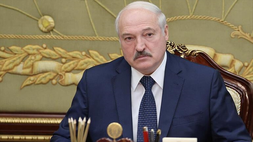 Лукашенко: Вопрос обеспечения ВС Беларуси современным оружием стоит остро