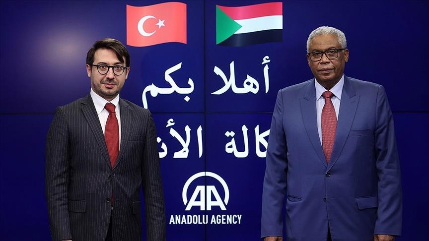 Посол Судана в Анкаре посетил офис АА