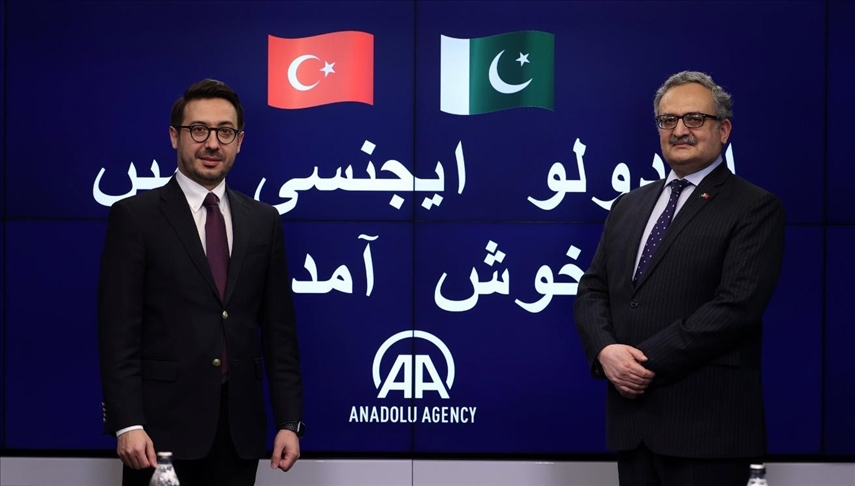 Pakistani ambassador visits Anadolu Agency headquarters