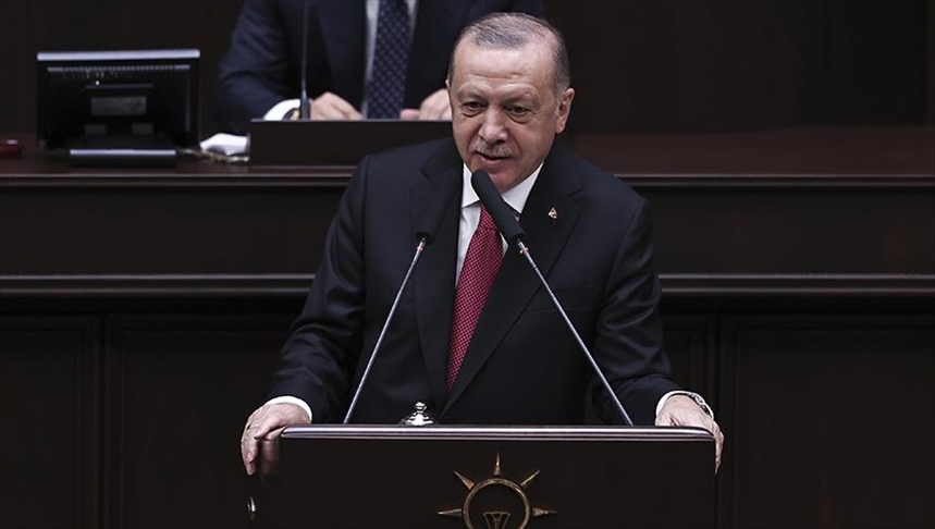 Presidente de Turquía asegura que el Gobierno limpiará todo el mar de Mármara del 'moco marino'