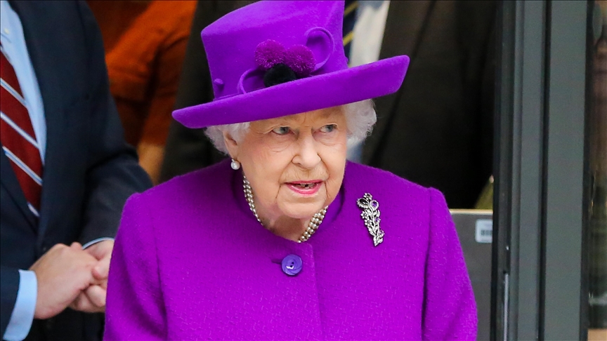 Oxford students vote to take down queen's portrait