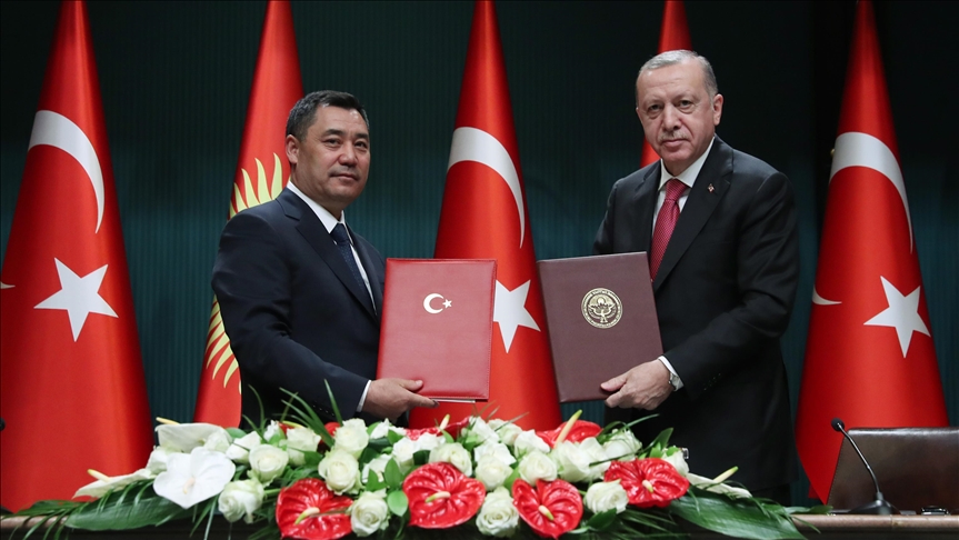 Турция и Кыргызстан подписали семь соглашений о сотрудничестве