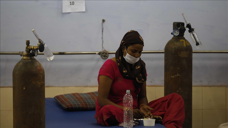 India establece récord global de muertes diarias por COVID-19