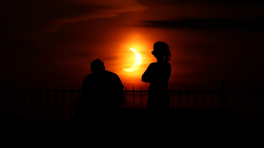 Solar eclipse dazzles eastern US