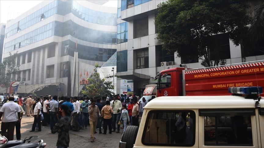 مصرع 11 شخصا جراء انهيار مبنى في "مومباي" الهندية