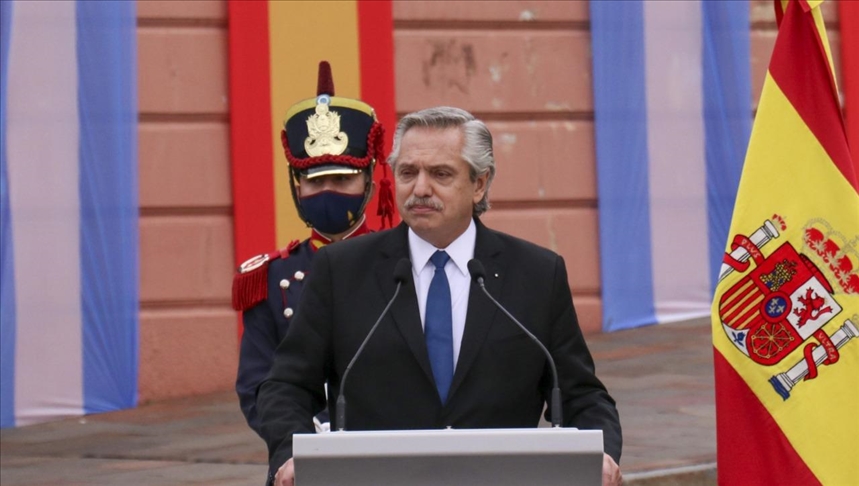Presidente de Argentina se disculpa por comentarios racistas contra mexicanos y brasileños