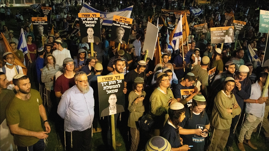 Calls go out to hex Israel's Bennet against forming gov't