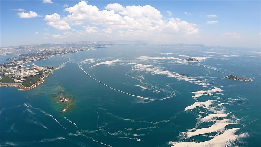 Anadolu Agency takes aerial images of mucilage in Sea of Marmara