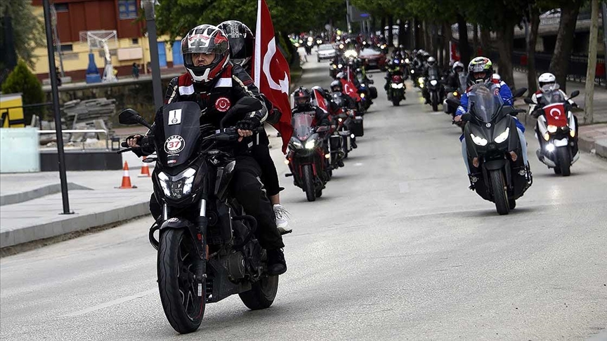 'İstiklal Sürüşü'ne gencinden yaşlısına yoğun katılım oldu