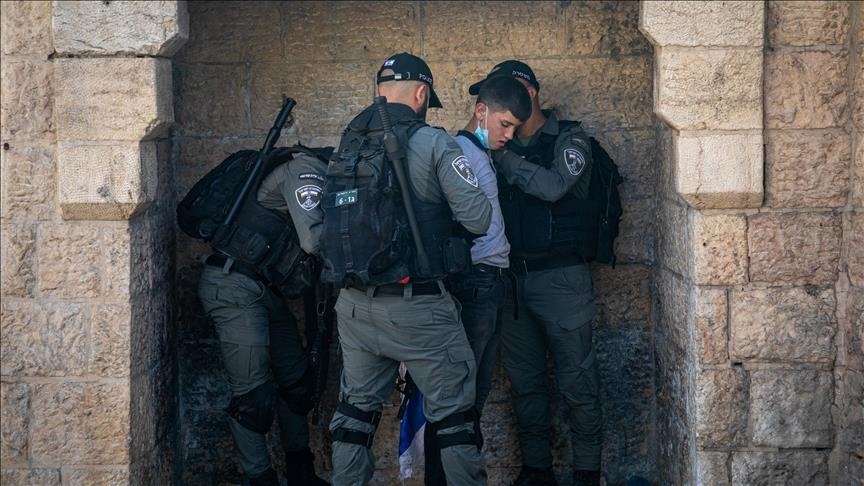 Israeli soldiers arrest 3 teens in West Bank