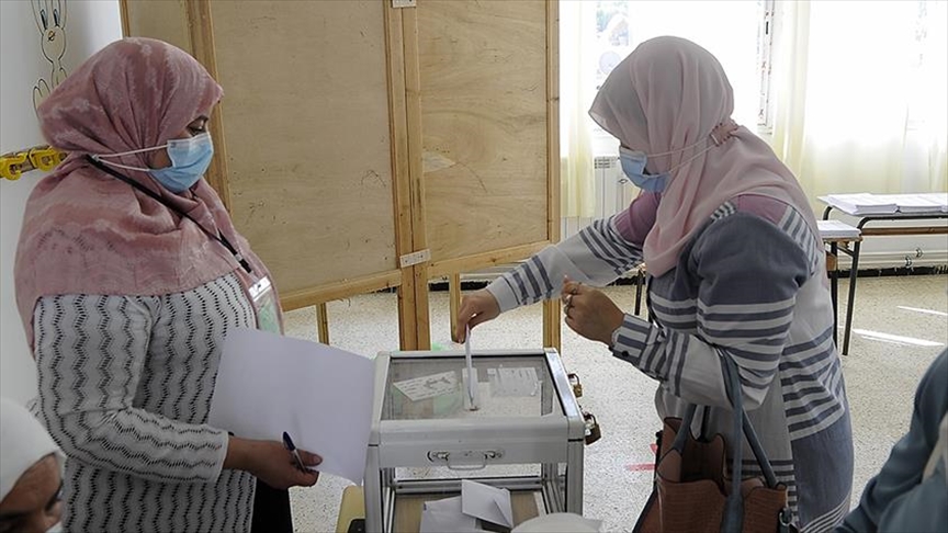 Participación electoral en Argelia llegó al 30% en las elecciones parlamentarias del sábado