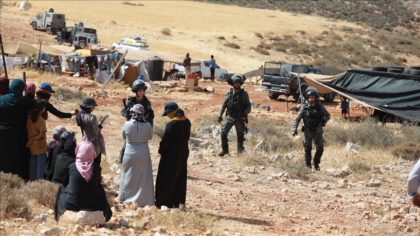 Ushtarët izraelitë rrënojnë shtëpitë e beduinëve palestinezë