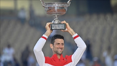 Novak Djokovic supera a Tsitsipas y se lleva por segunda ocasión el torneo Roland Garros en Francia