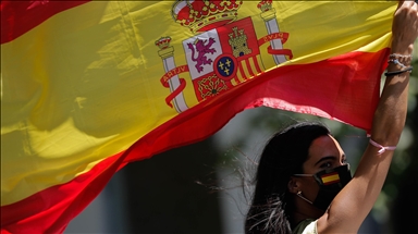 Thousands protest in Madrid against pardoning jailed Catalan leaders