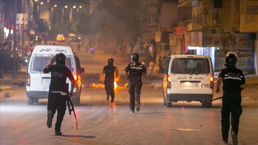 Tunisie: des nuits de troubles dans la capitale sur fond de violence policière