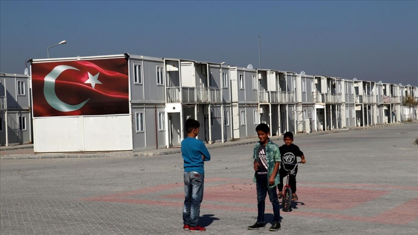 Turquía discute formas para mejorar la inserción laboral de los refugiados sirios