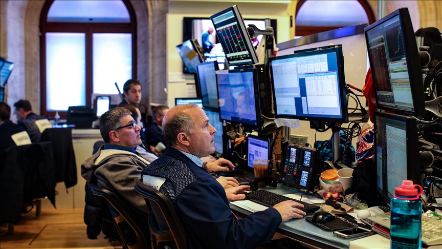 US stocks end lower as investors await Fed