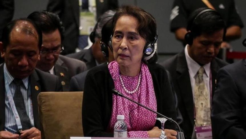 Suu Kyi tampak tidak sehat saat jalani sidang pertamanya
