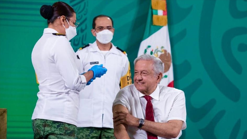 El presidente de México se vacunó contra la COVID-19