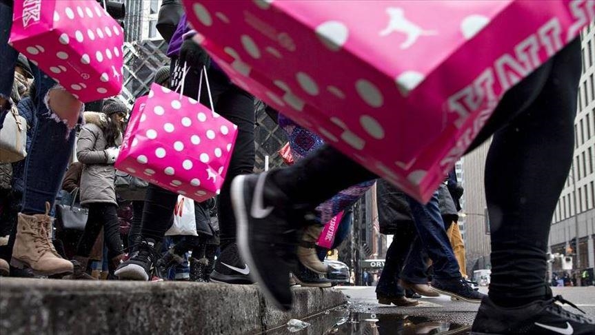 US retail sales fall more than expected in May