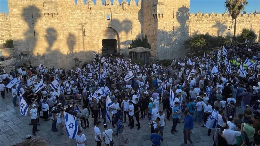 راهپیمایی پرچم‌ اسرائیل به منطقه باب العامود قدس اشغالی رسید