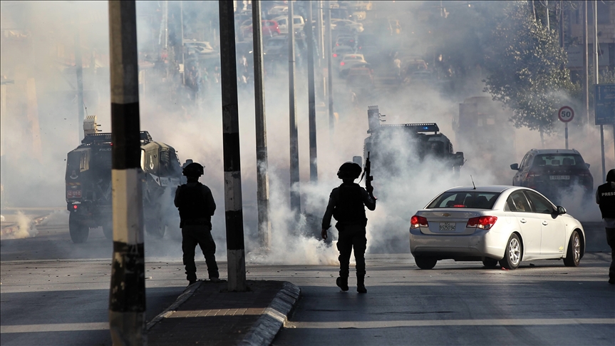 الضفة.. مواجهات مع الجيش الإسرائيلي تنديدا بـ"مسيرة الأعلام" 