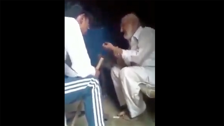 Hindistan'da yaşlı bir Müslüman'ın Hindu aşırılıkçılar tarafından darp edilmesi tepkiye yol açtı