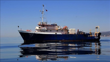 Turkish ship to probe effects of ‘sea snot’ at lowest point of Marmara Sea