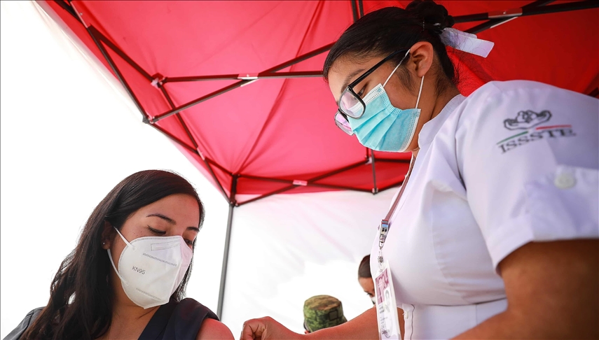Inicia la vacunación contra la COVID-19 de residentes de la frontera norte de México