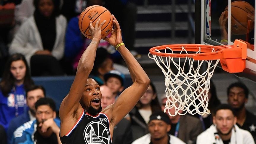 НБА: Нетс го совлада Бакс благодарение на 49-те поени на Кевин Дурант