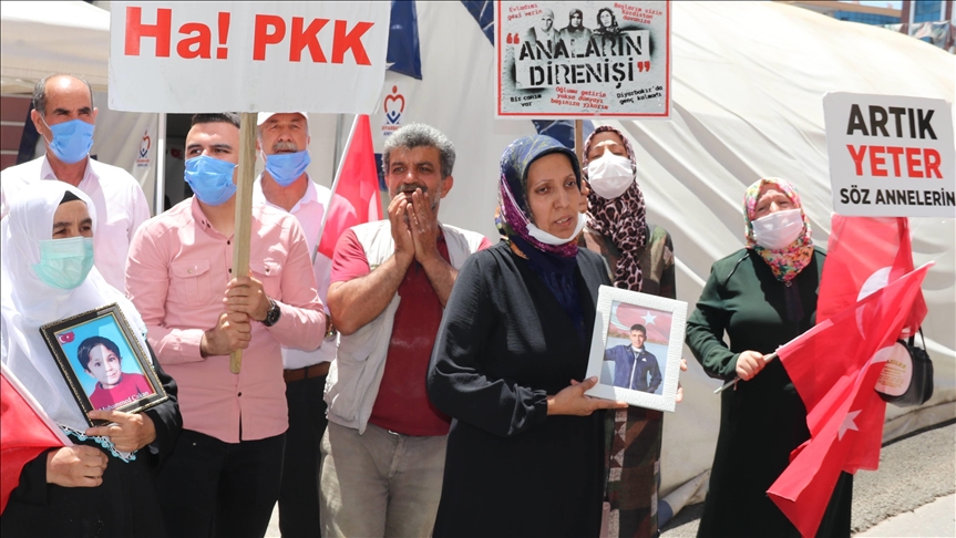 تركيا.. أسرة جديدة تنضم لاعتصام الأمهات في ديار بكر