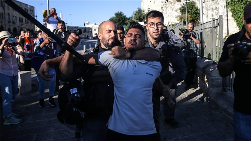 Jérusalem: Des Palestiniens agressés par les forces israéliennes 