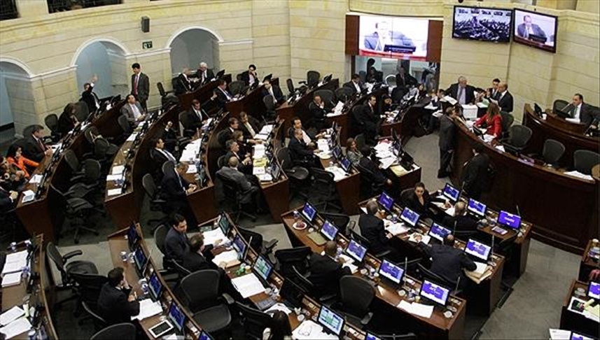 La ley de ‘comida chatarra’ supera su último debate en el Senado de Colombia