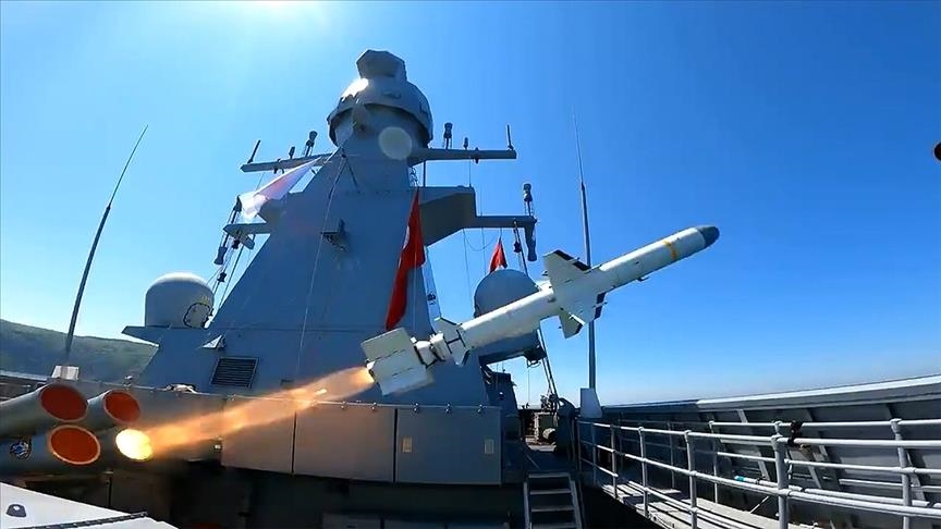 أردوغان يعلن نجاح اختبار صاروخ "أطمجه" المضاد للسفن 