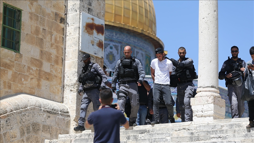 Israeli forces injure 2 Palestinians inside Al-Aqsa Mosque complex