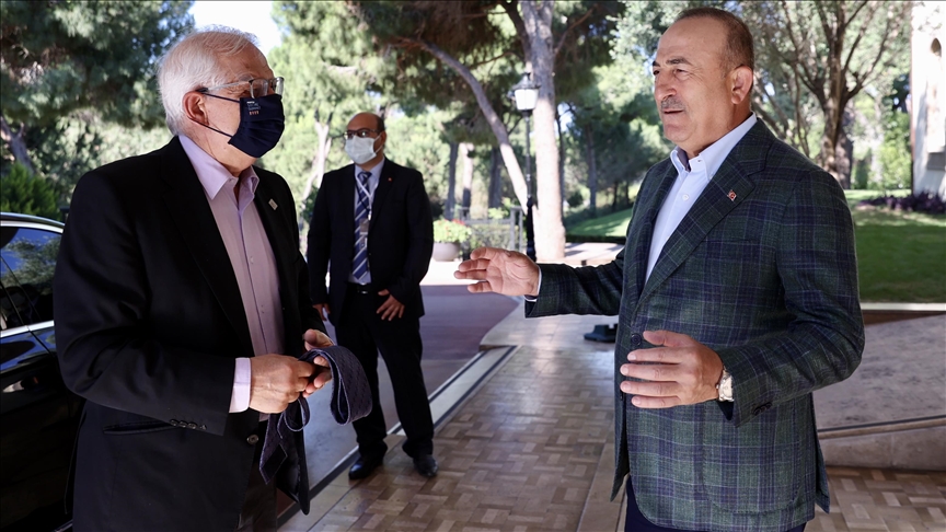 Cavusoglu se u Antaliji sastao s šefom evropske diplomacije Borrellom