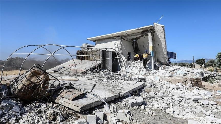 سوريا.. قصف للنظام يقتل أحد أفراد الدفاع المدني في حماة