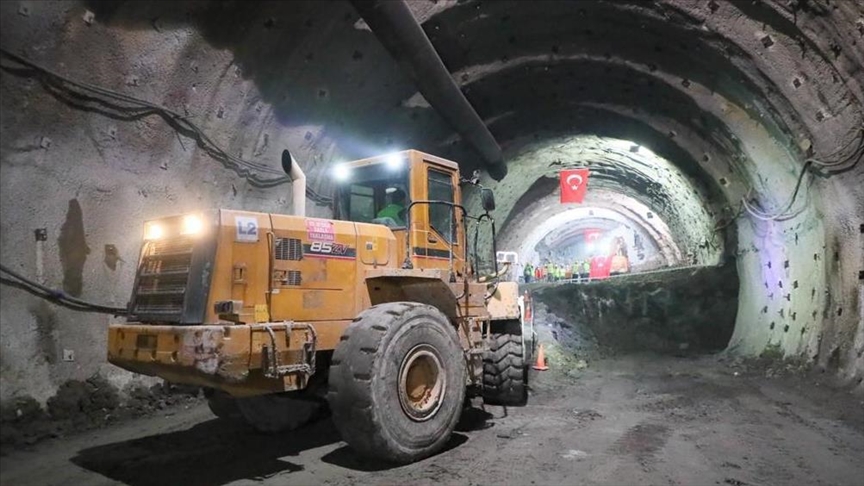 Ordu Çevre Yolu Projesi'ndeki Terzili Tüneli'nde ışık görüldü
