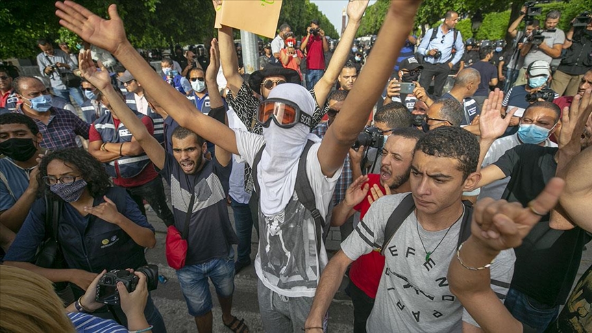 Tunis: Protesti zbog policijske intervencije na demonstrante