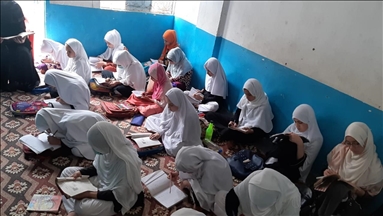 Why do young Afghan refugees in Pakistan lack education, skills?