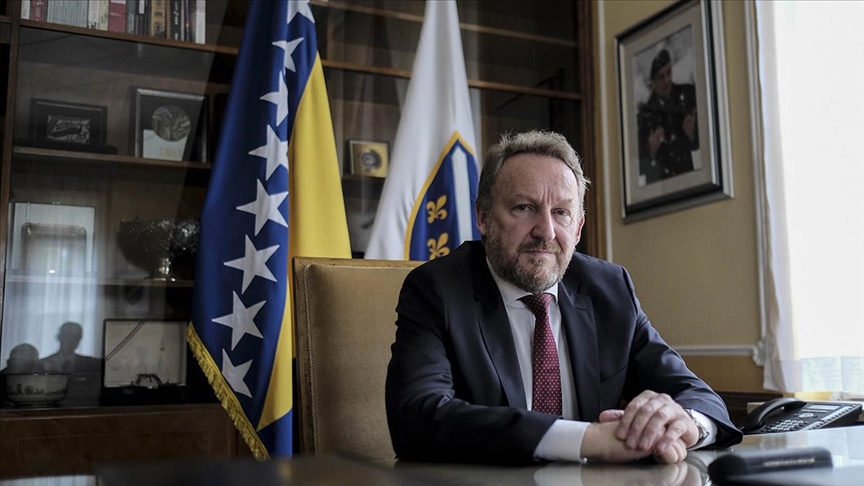 Izetbegović: Crnogorsko čojstvo i Vučićevo bježanje od istine